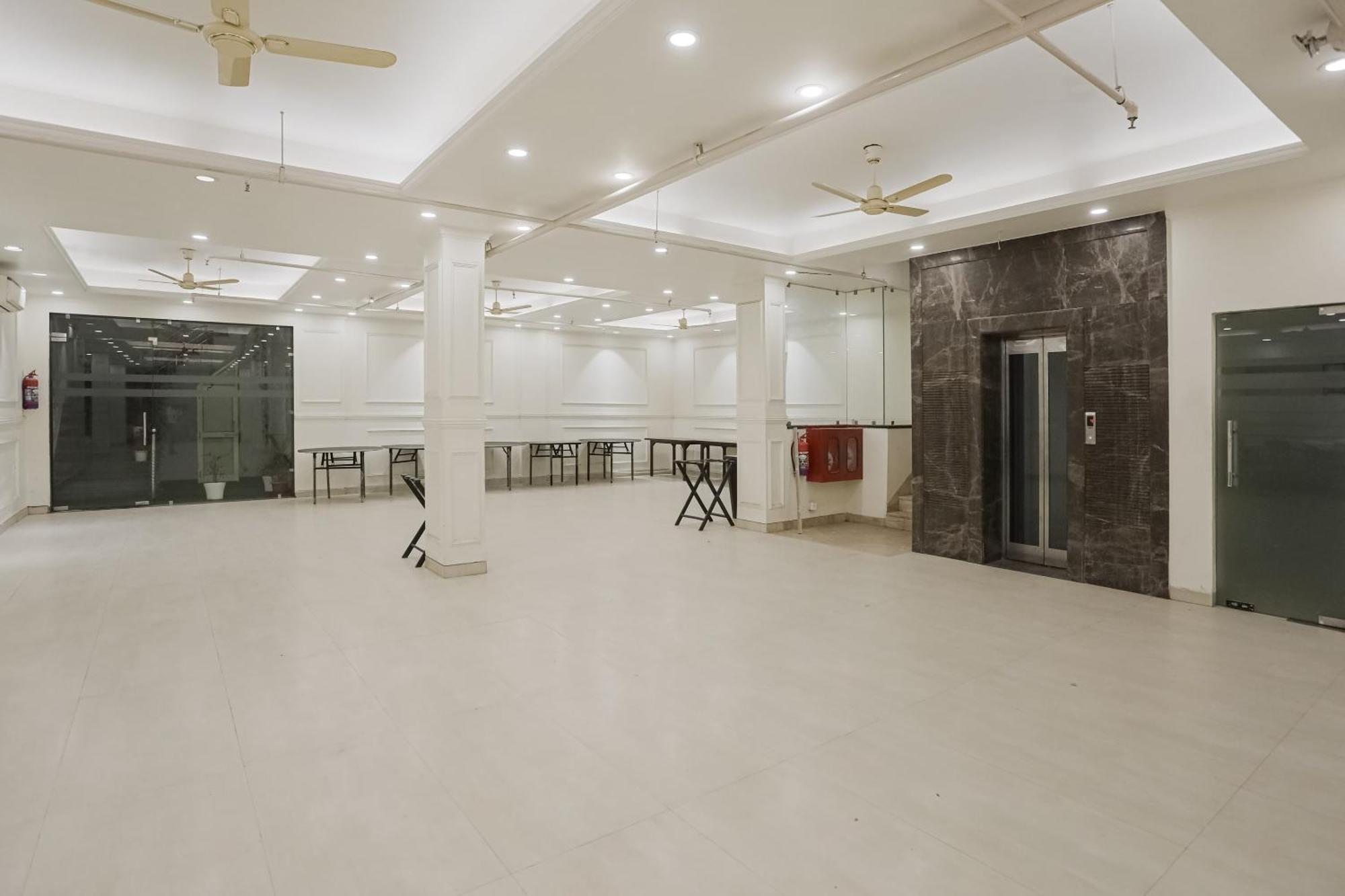 Townhouse The Amv Hotel Gurgaon Exterior foto